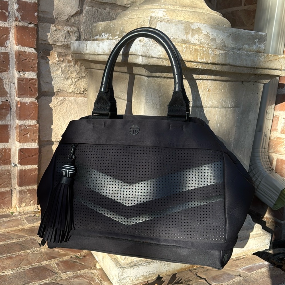 Tory Burch Sport Chevron balck bag with a wristlet 🎾🎾🎾